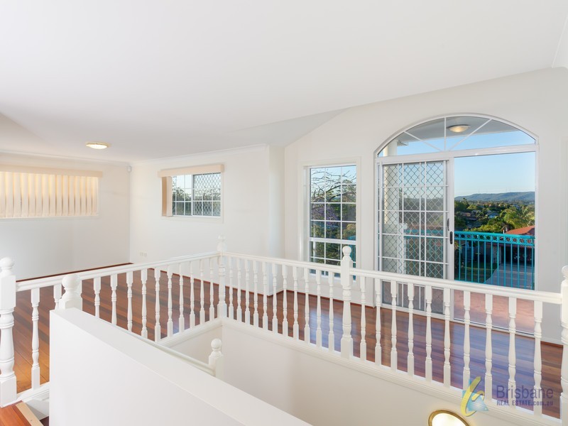 84 McPherson Rd, Sinnamon Park QLD 4073