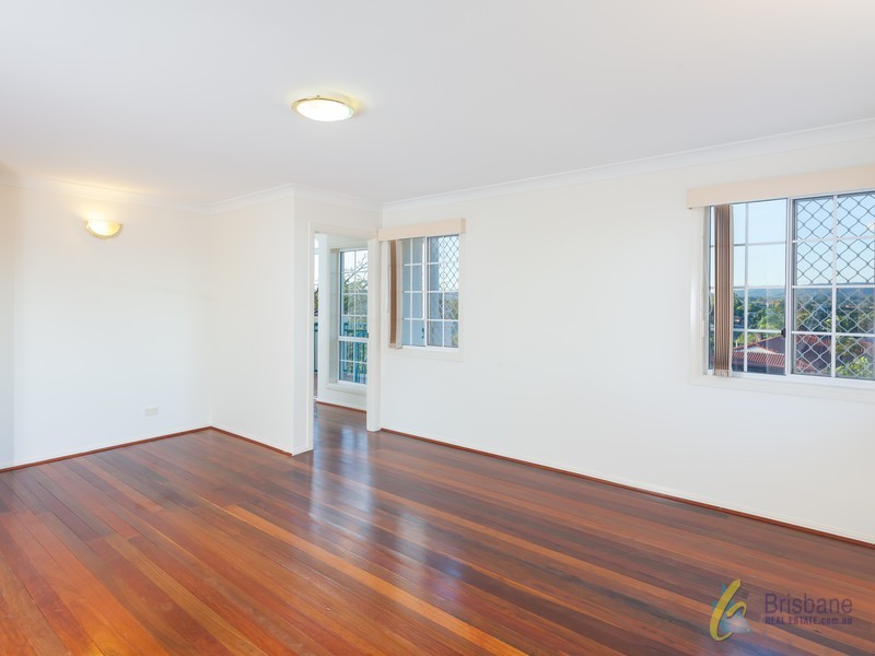 84 McPherson Rd, Sinnamon Park QLD 4073