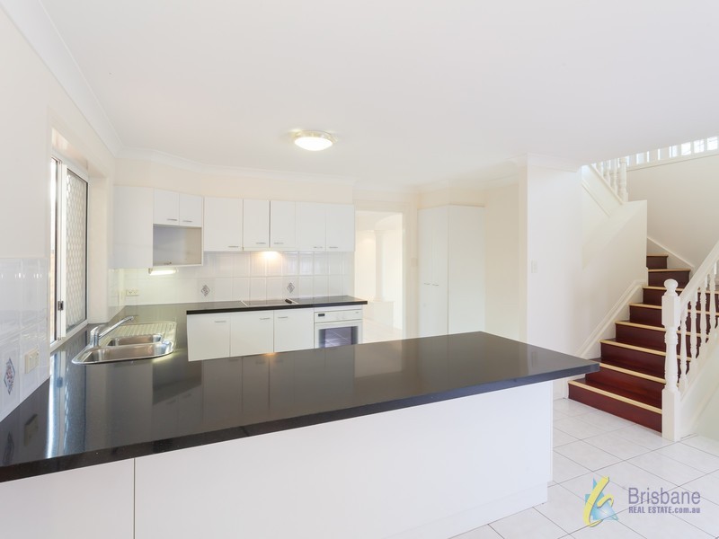 84 McPherson Rd, Sinnamon Park QLD 4073