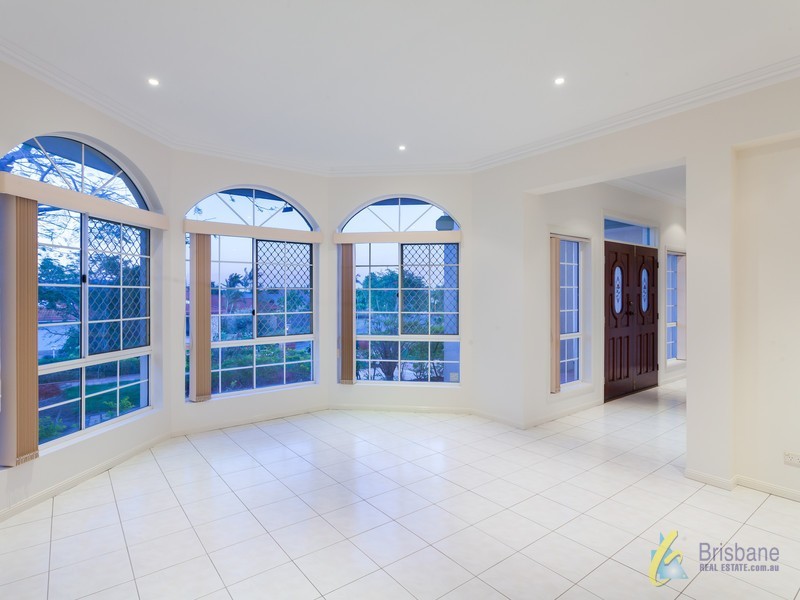 84 McPherson Rd, Sinnamon Park QLD 4073