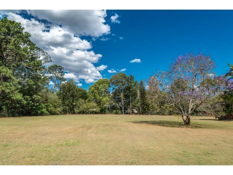 555 Mt Crosby Rd, Anstead QLD 4070