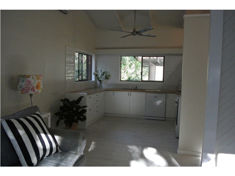 10 Narnoo Street, Chapel Hill QLD 4069