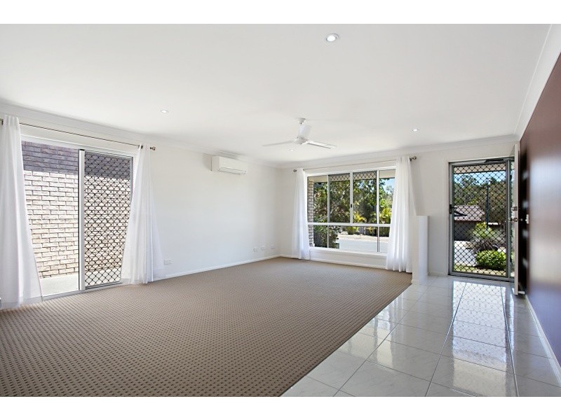 39 Lakeside Crescent, Forest Lake QLD 4078