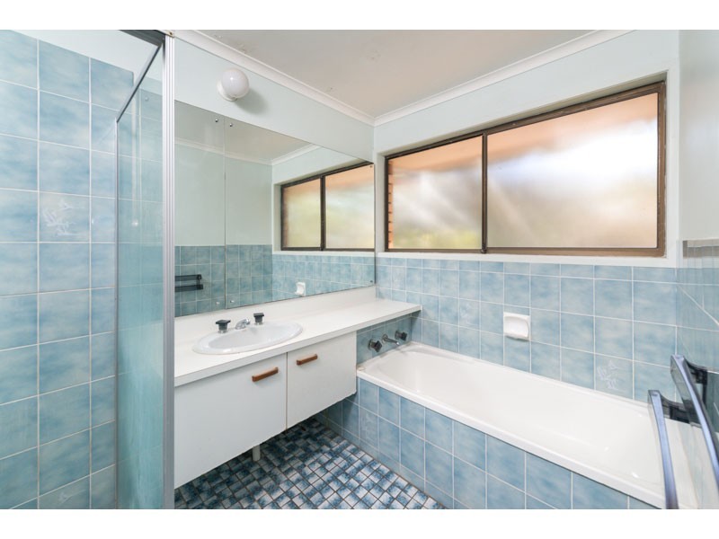 17 Thoona Close, Karana Downs QLD 4306