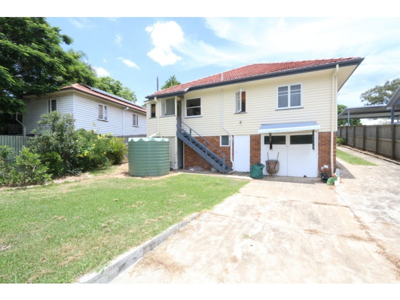 35 Moordale Street, Chapel Hill QLD 4069