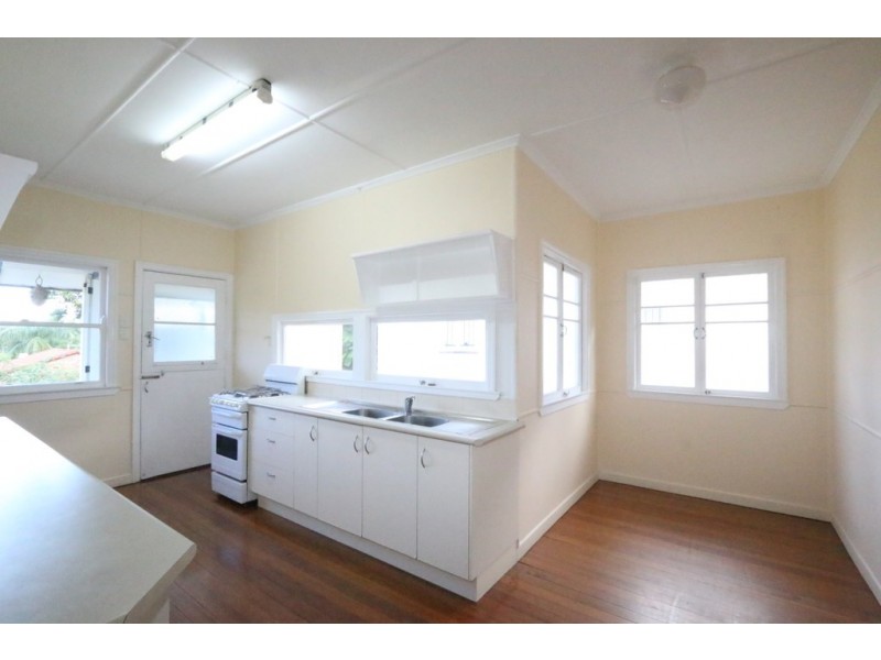 35 Moordale Street, Chapel Hill QLD 4069