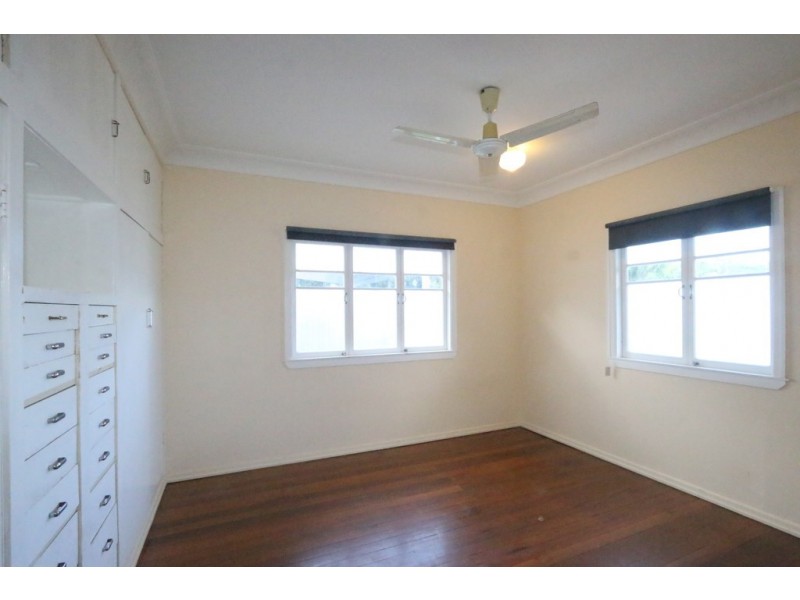 35 Moordale Street, Chapel Hill QLD 4069