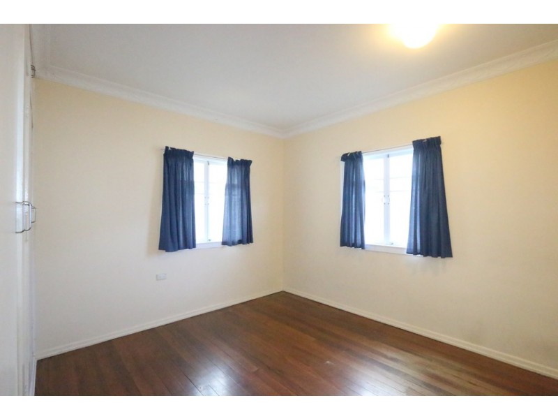 35 Moordale Street, Chapel Hill QLD 4069