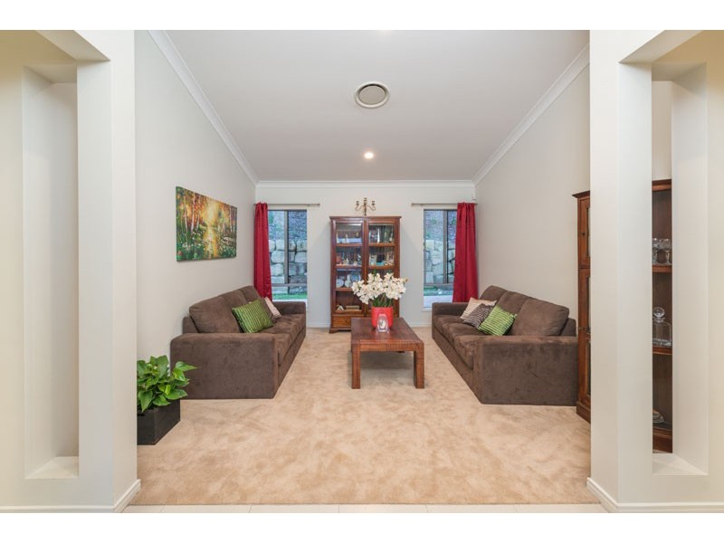 20 Parkwood Place, Anstead QLD 4070