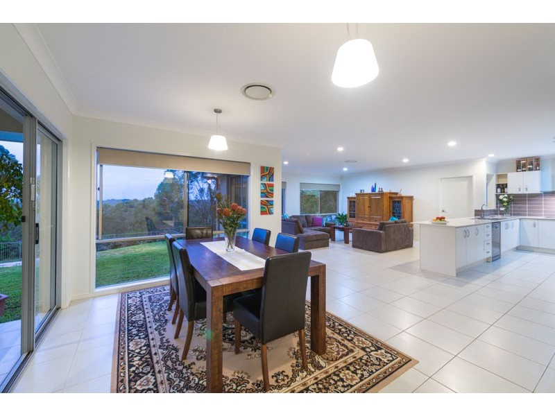 20 Parkwood Place, Anstead QLD 4070