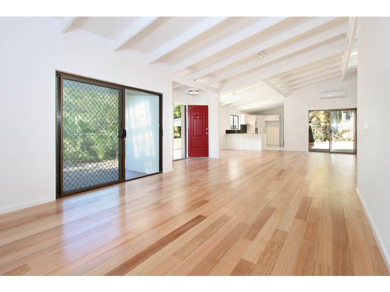 14 Struan Street, Chapel Hill QLD 4069