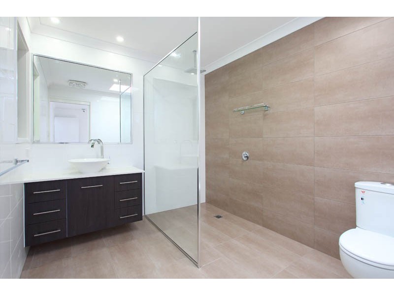 14 Struan Street, Chapel Hill QLD 4069