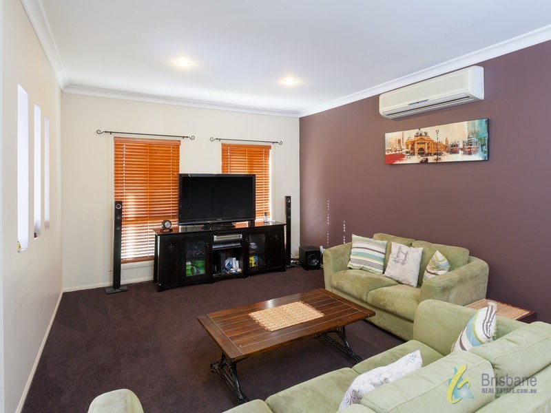 26 Diana St, Springfield Lakes QLD 4300