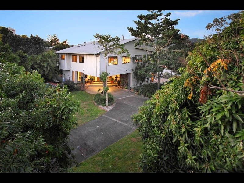 5 Bielby Road, Kenmore Hills QLD 4069