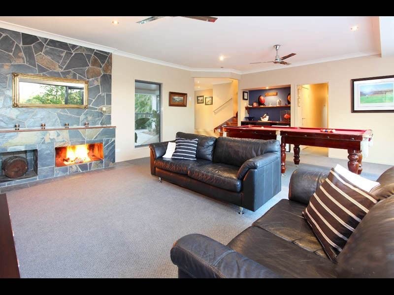 5 Bielby Road, Kenmore Hills QLD 4069