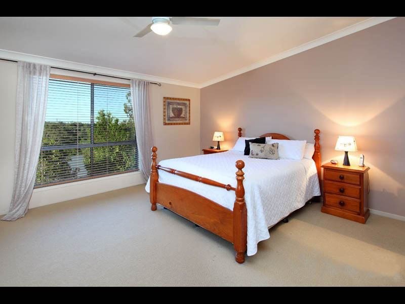 5 Bielby Road, Kenmore Hills QLD 4069