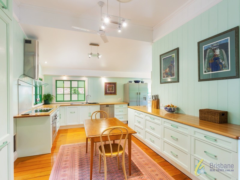 64 Kittani Street, Upper Brookfield QLD 4069