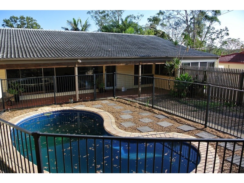 8 Balmore Street, Indooroopilly QLD 4068