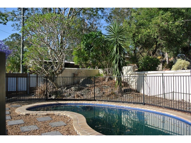 8 Balmore Street, Indooroopilly QLD 4068