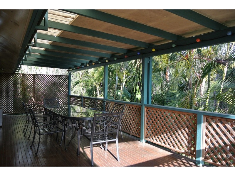 8 Balmore Street, Indooroopilly QLD 4068