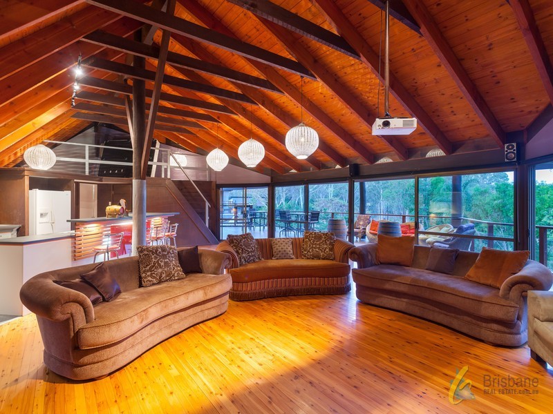 74 Huntingdale Street, Pullenvale QLD 4069