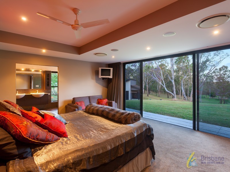 74 Huntingdale Street, Pullenvale QLD 4069