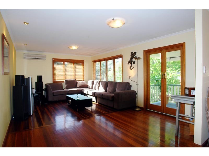 22 Aberfoyle Street, Kenmore QLD 4069