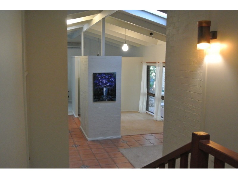 10 Narnoo Street, Chapel Hill QLD 4069