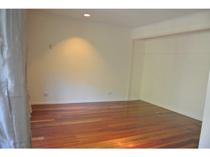 10 Narnoo Street, Chapel Hill QLD 4069