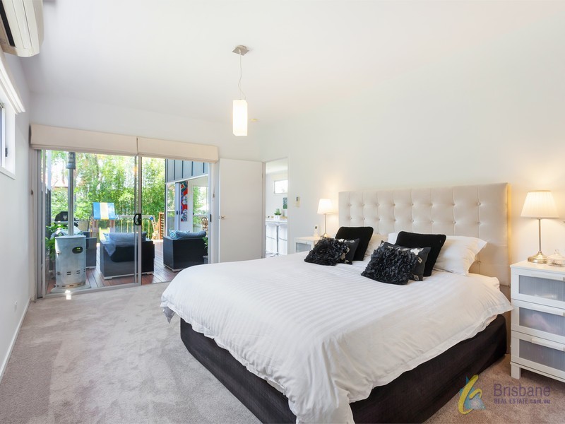 12 Tweedale Street, Graceville QLD 4075