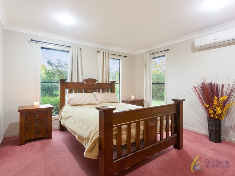 404 George Holt Drive, Mount Crosby QLD 4306