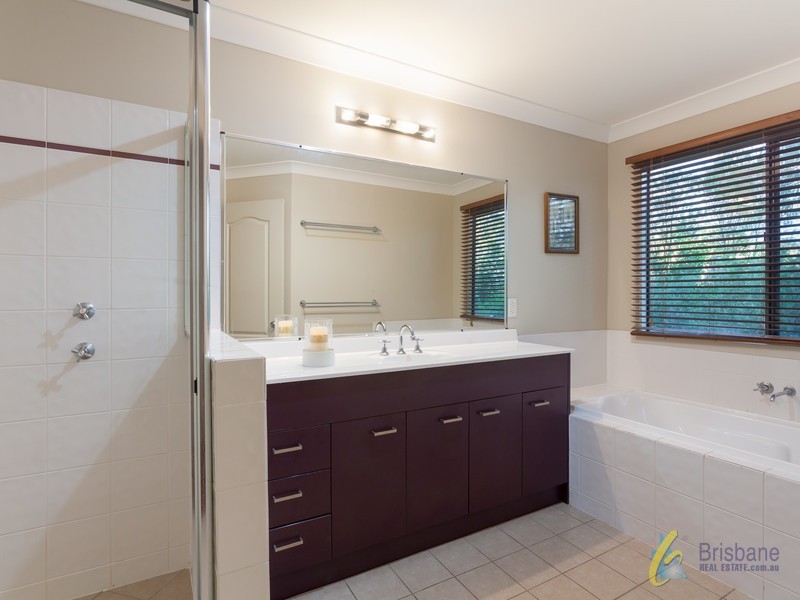 404 George Holt Drive, Mount Crosby QLD 4306