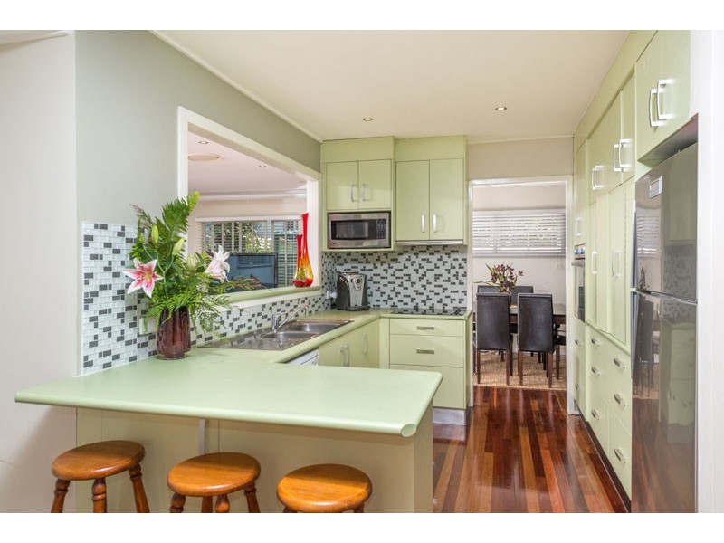 14 Kewarra Street, Kenmore QLD 4069