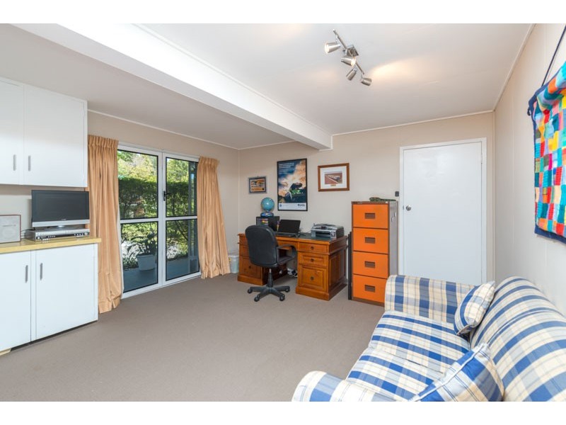 14 Kewarra Street, Kenmore QLD 4069