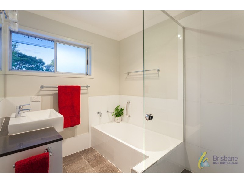 66 Queenscroft St, Chelmer QLD 4068