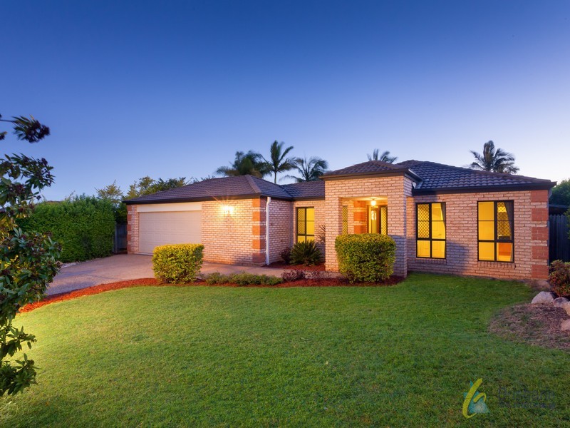 8 Crestwood Place, Moggill QLD 4070