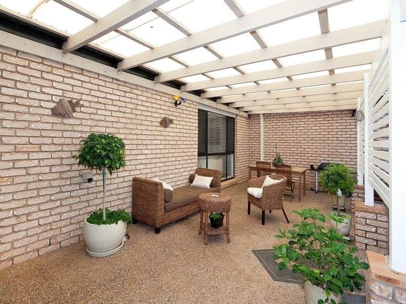 8 Crestwood Place, Moggill QLD 4070