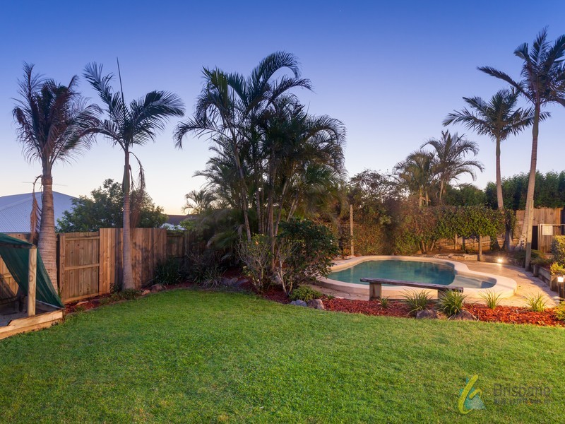 8 Crestwood Place, Moggill QLD 4070