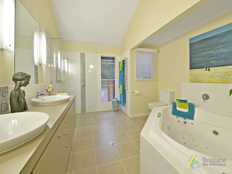 31 Lucas Place, Pullenvale QLD 4069