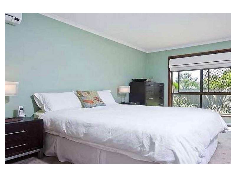 15 Melinda Street, Kenmore QLD 4069