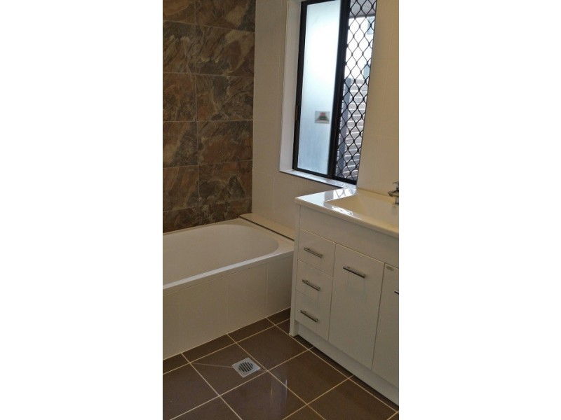 15 Melinda Street, Kenmore QLD 4069