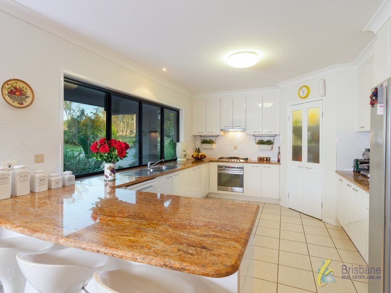 91 Riversleigh Road, Bellbowrie QLD 4070