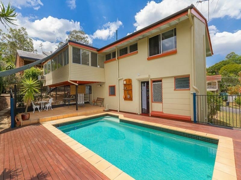 3 Fiona Street, Chapel Hill QLD 4069