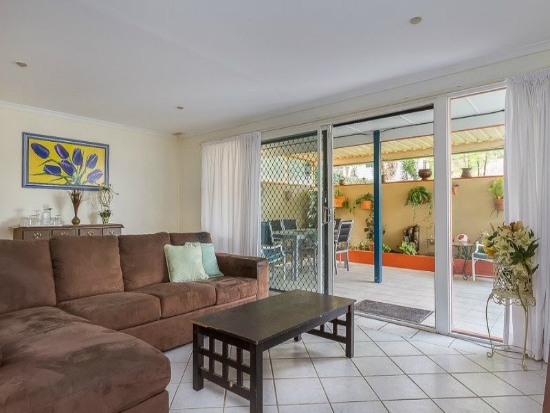 3 Fiona Street, Chapel Hill QLD 4069