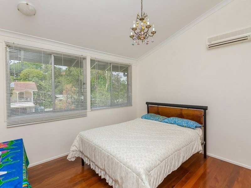 3 Fiona Street, Chapel Hill QLD 4069