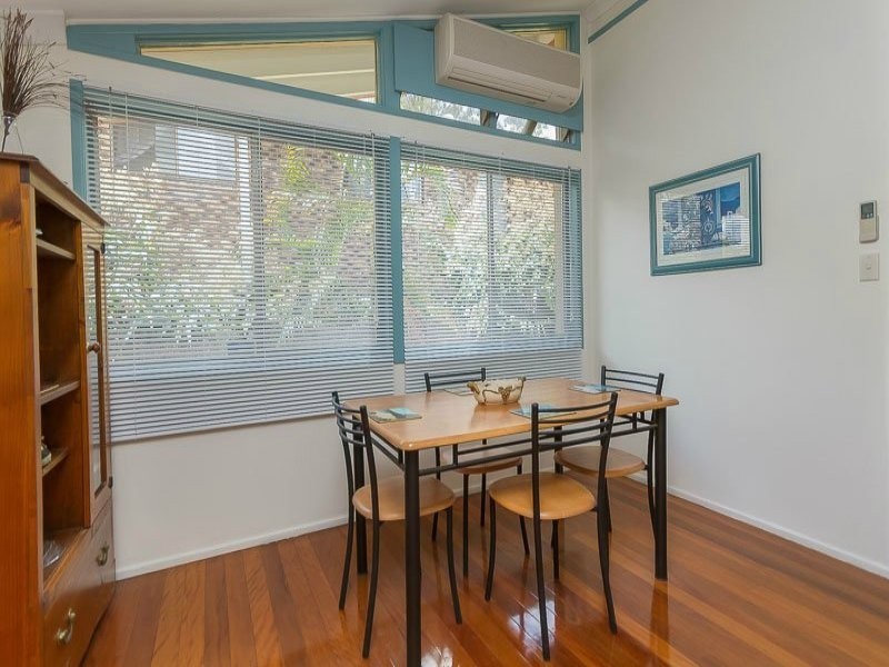 3 Fiona Street, Chapel Hill QLD 4069