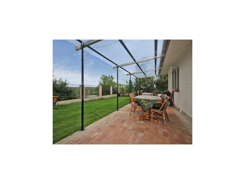 36 Cedarleigh Road, Kenmore QLD 4069