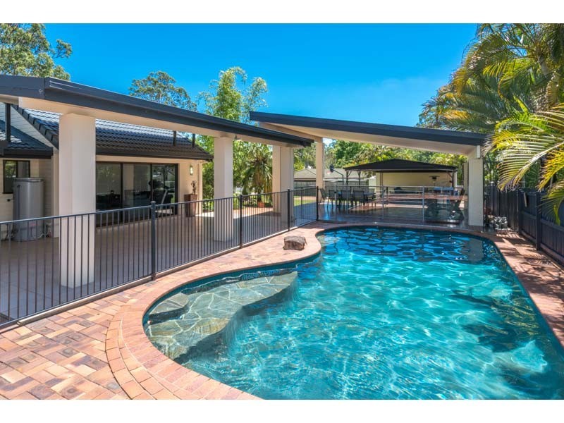 17 Caringal Drive, Karana Downs QLD 4306