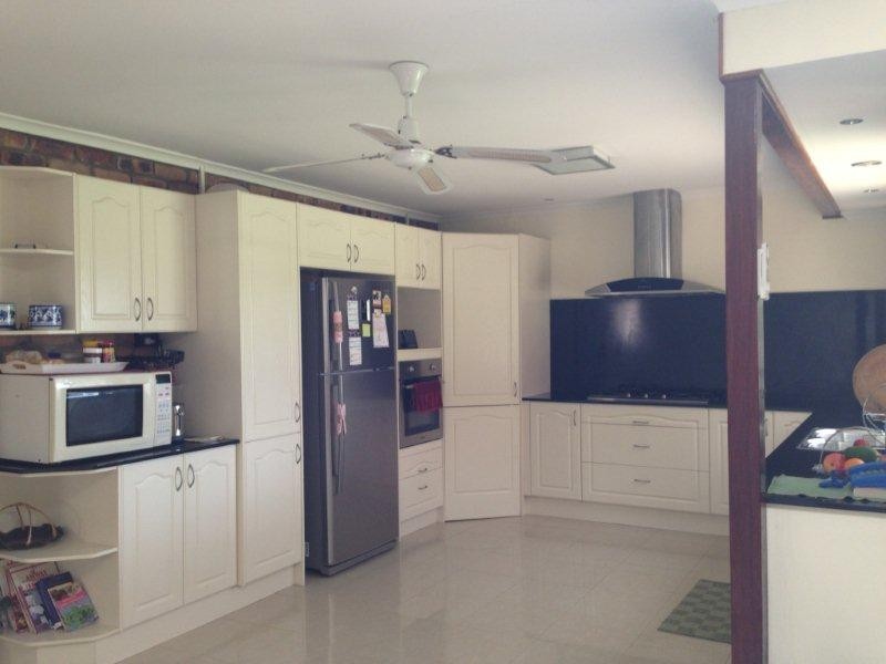 3 Tangmere Street, Chapel Hill QLD 4069