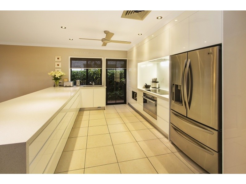 30 NEWELL PLACE, Westlake QLD 4074